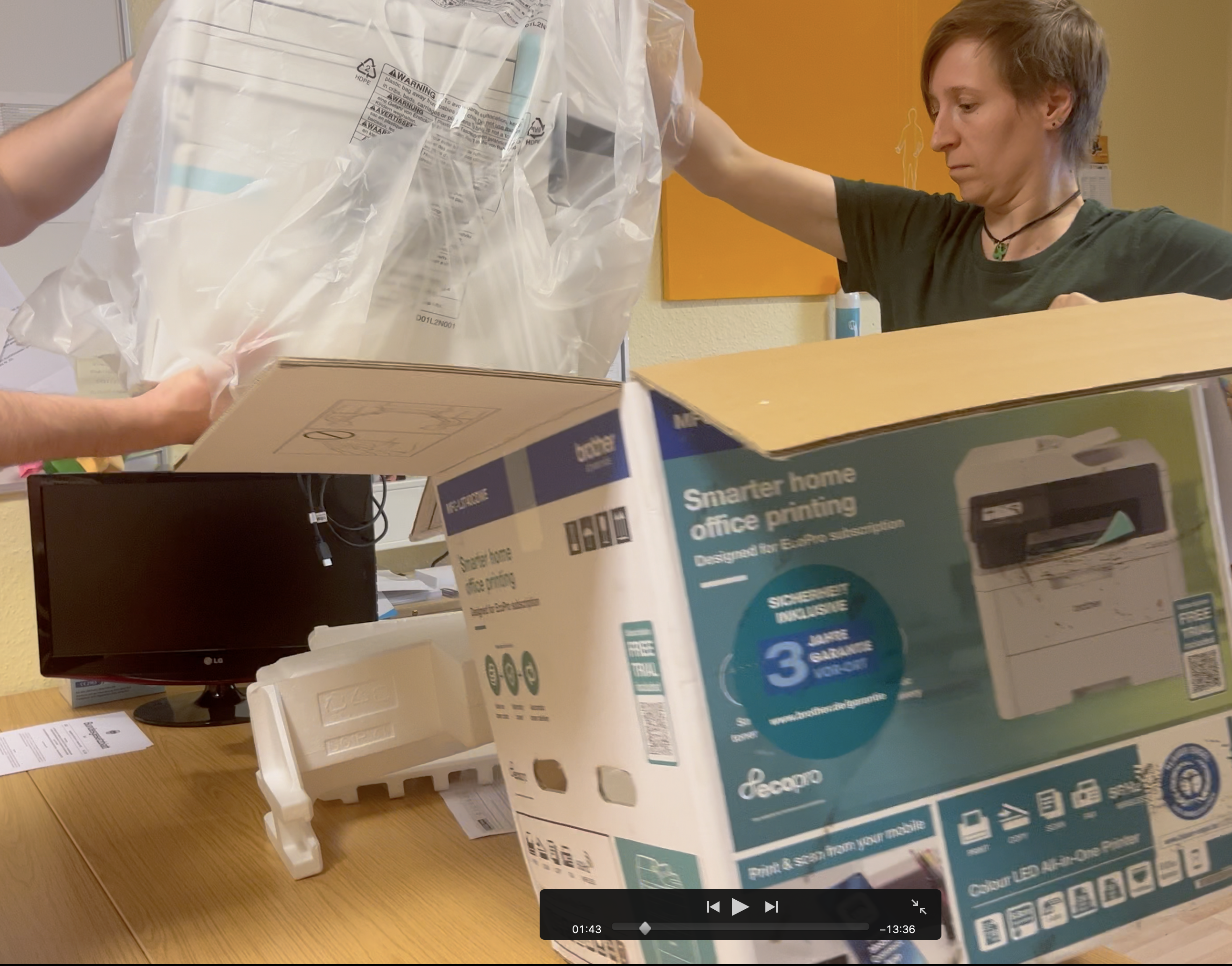 Unboxing Brother MFC-L3740CDWE
