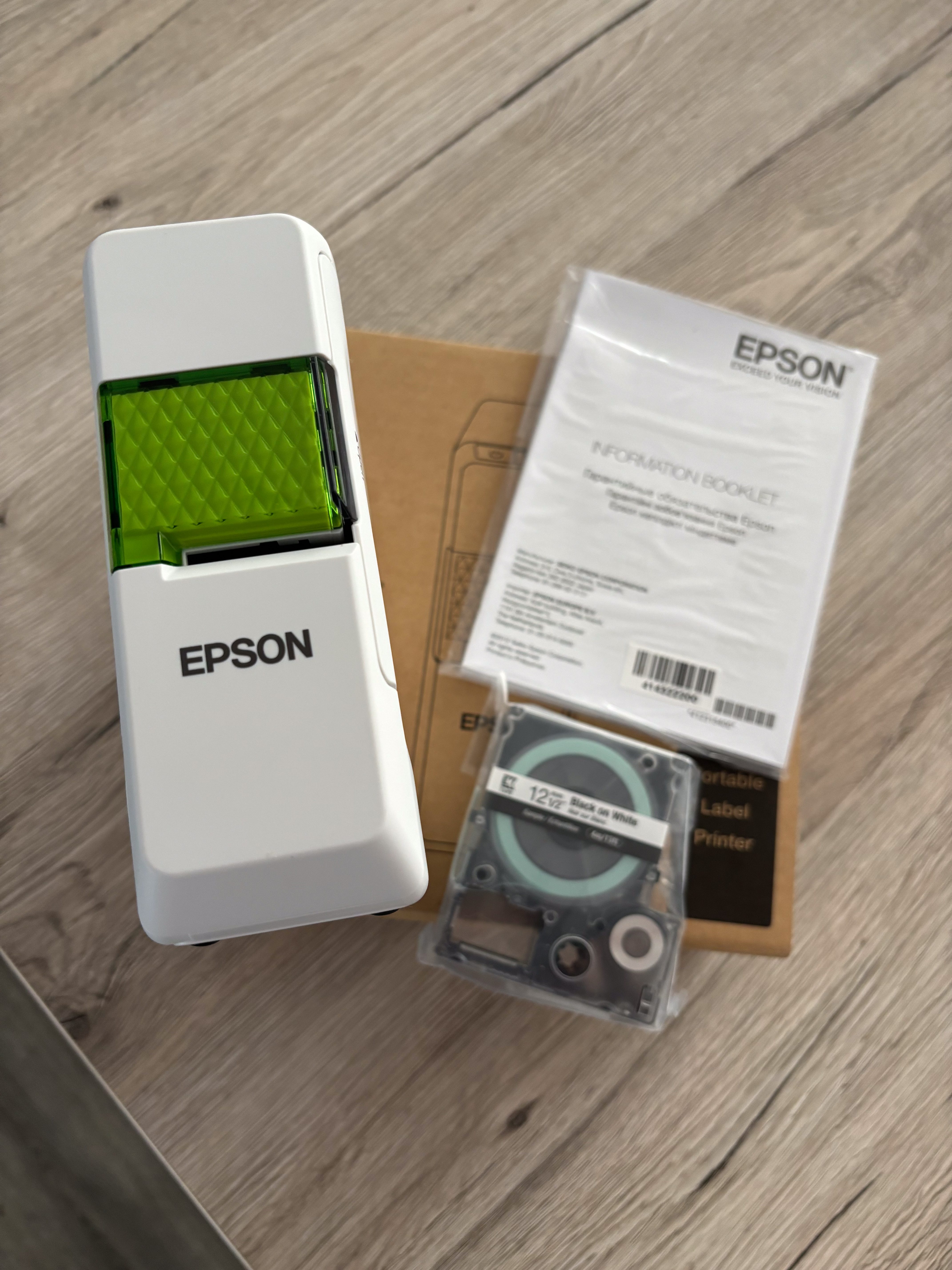 Lieferumfang Epson LabelWorks LW-C410 Etikettendrucker