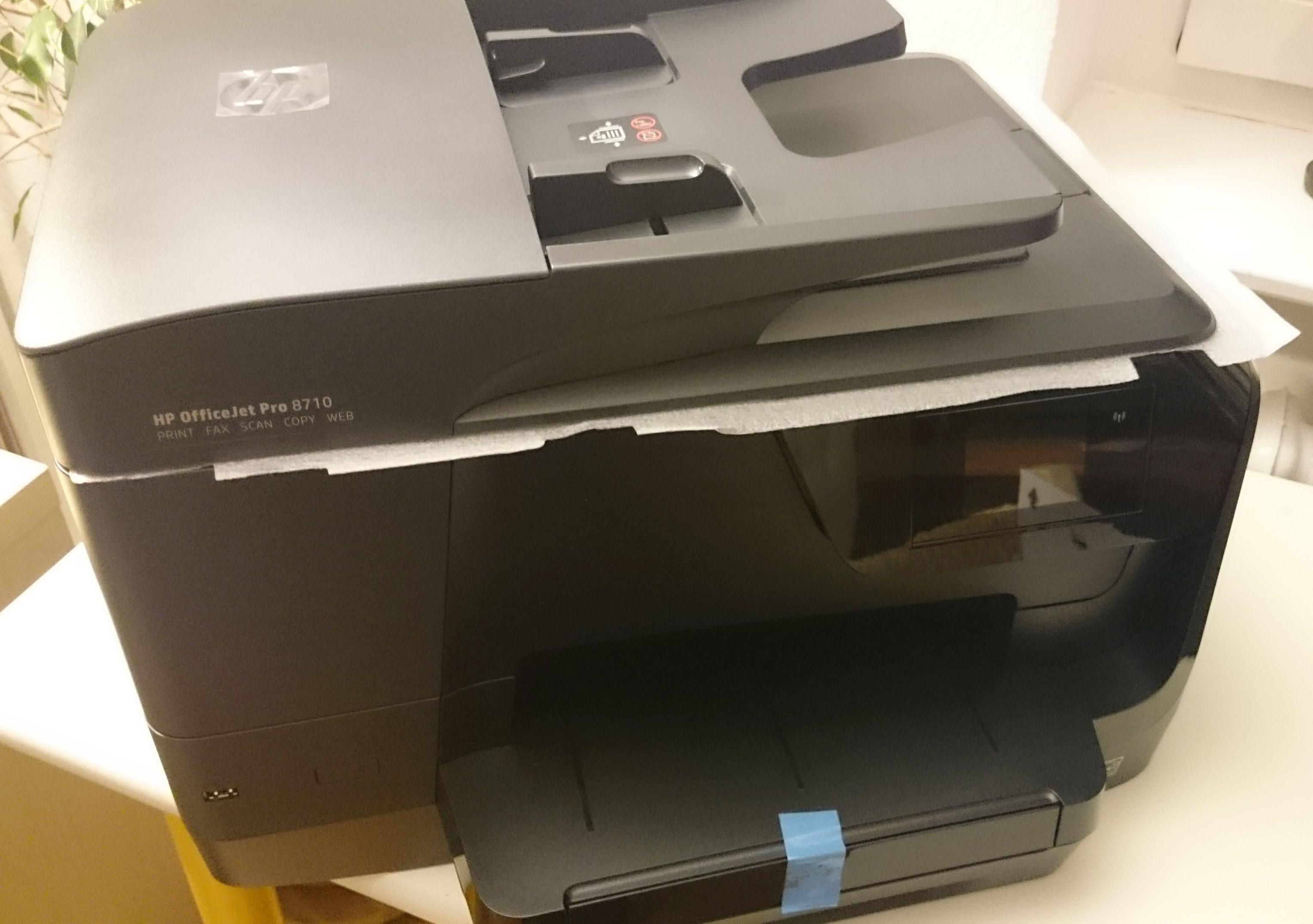HP OfficeJet Pro 8710 - mit Sicherungsklebestreifen
