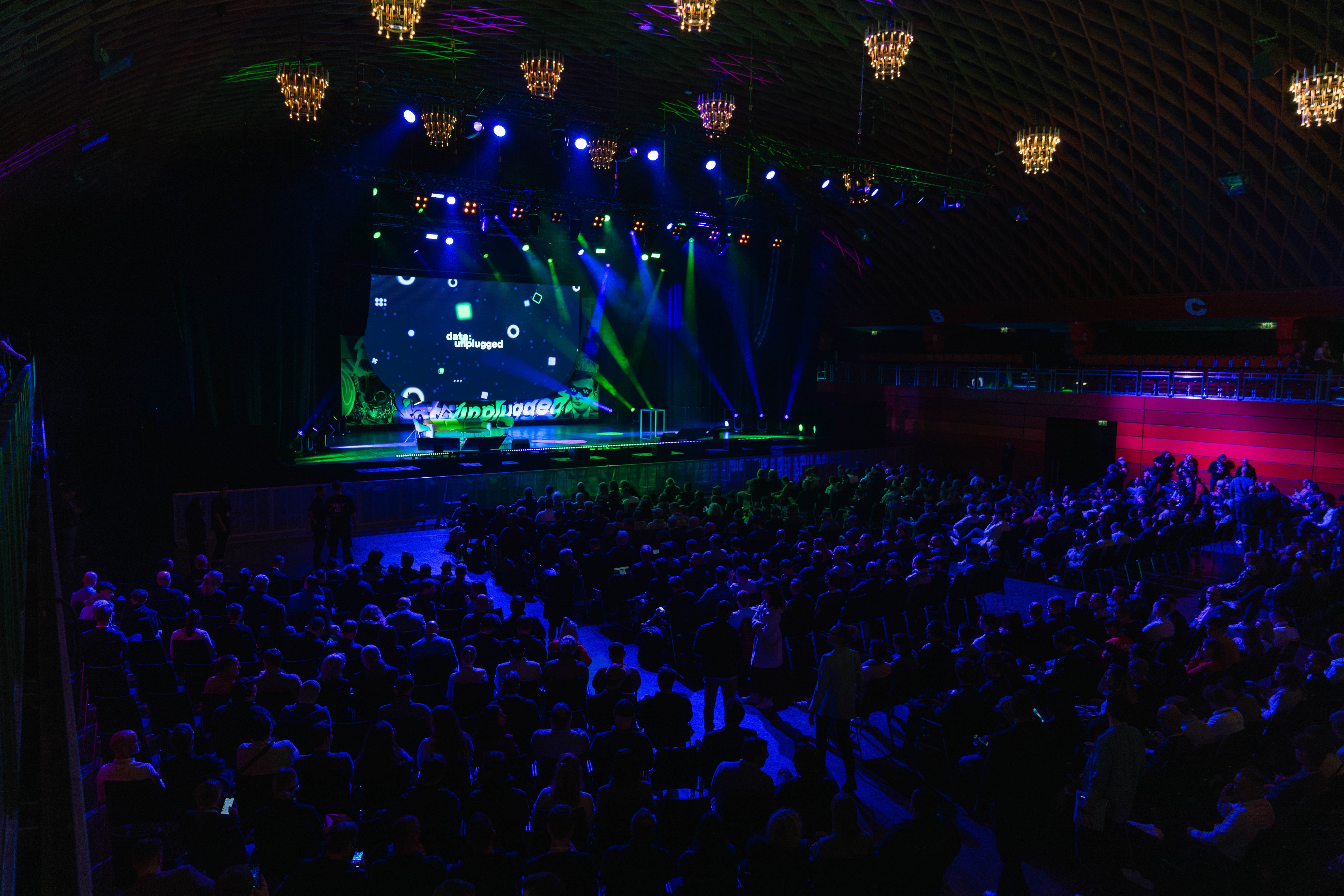 Premium Aussteller auf der data:unplugged 2026 - OFFICE Partner baut Präsenz auf Deutschlands größtem KI-Festival aus 