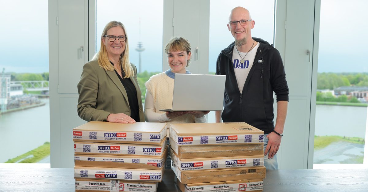 Laptops für den guten Zweck: OFFICE Partner GmbH engagiert sich für Studierende 